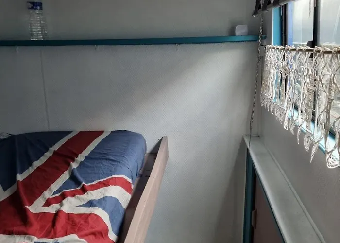 Péniche à Bateau-hôtel Béthune