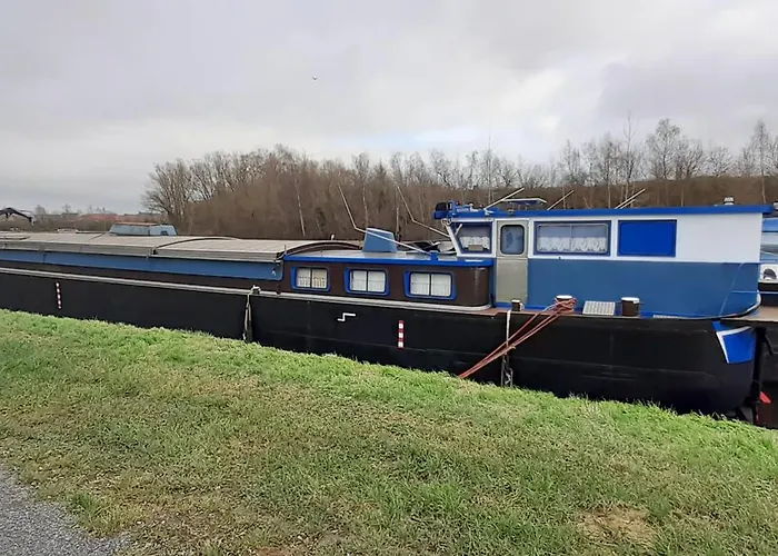 Péniche à Bateau-hôtel